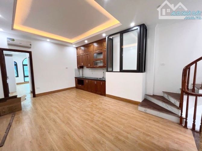 Bán nhà Hà Đông 1 phút ra chợ Hà Đông, 13.6 tỷ, 65m2 x 4 tầng, MT 5.1m, ô tô đỗ.