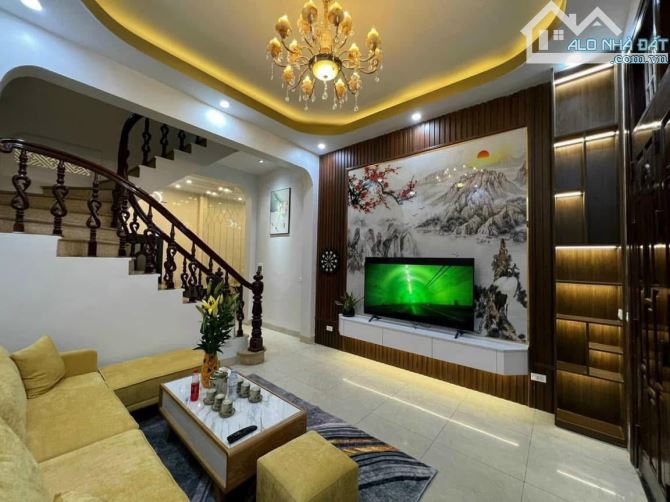 MẶT NGÕ CẦU GIẤY, 50M2 x 5T - NGÕ THẲNG, 50M RA MẶT PHỐ, Ô TÔ CÁCH 30M