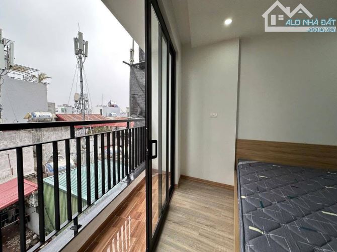Tòa Apartment Trích Sài, 80M x 8T thang máy, Ô tô 7 chỗ vào nhà, ngõ thông 40m ra tây
