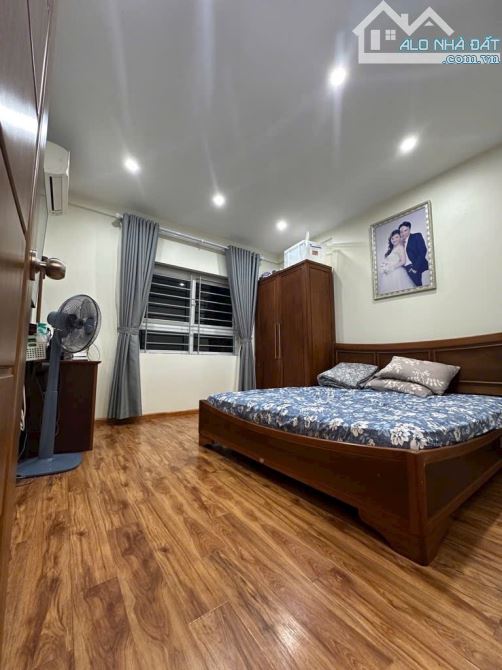 Bán chung cư N02 số 84 Chùa Láng diện tích 98m 2 ngủ 2 vệ sinh sát ĐH Ngoại Thương