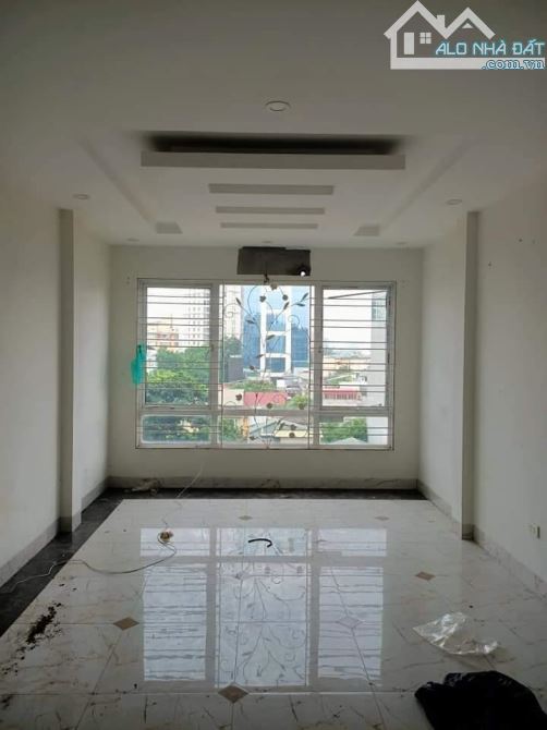 Bán nhà mặt phố Bùi Thị Xuân, 9 tầng thang máy,kinh doanh Spa, Văn phòng,sát Vincom