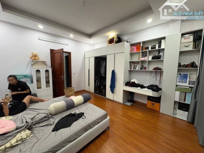 SIÊU VIP TỨ LIÊN 21 TỶ 70m 5T THANG MÁY MT5m NHÀ MỚI GẦN PHỐ LỚN KINH DOANH CÓ TL