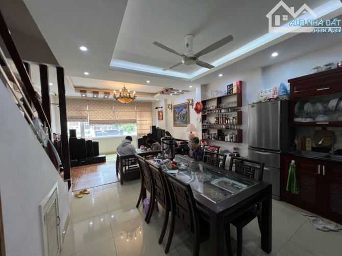 Bán nhà mặt phố Tạ Quang Bửu - 10 ra Bạch Mai, 65m, 6 tầng, mặt tiền 5.2m, kinh doanh đỉnh