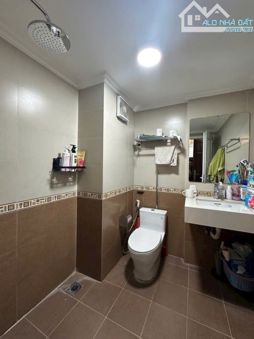 Bán chung cư N02 số 84 Chùa Láng diện tích 98m 2 ngủ 2 vệ sinh sát ĐH Ngoại Thương