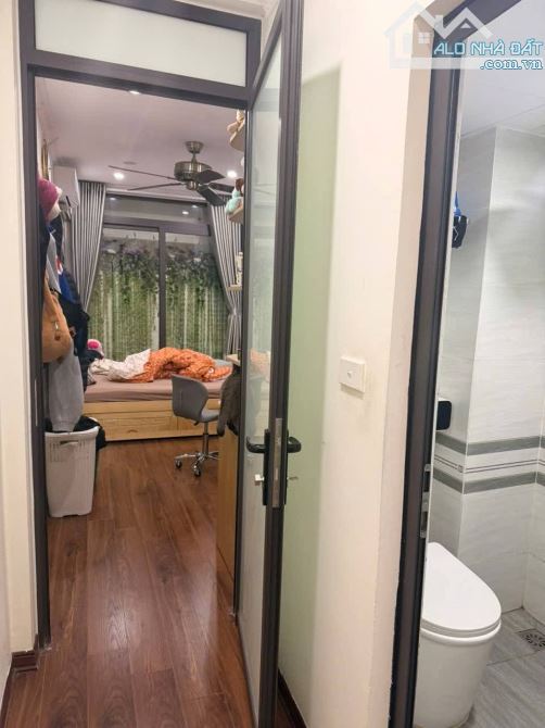 Hồ Ba Mẫu, ngõ nông rộng đẹp nhà dân xây đẹp 25m2 sổ x 3 ngủ. Giá 6.95 tỷ