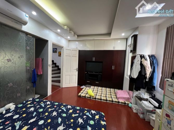 Bán nhà mặt phố Tạ Quang Bửu - 10 ra Bạch Mai, 65m, 6 tầng, mặt tiền 5.2m, kinh doanh đỉnh