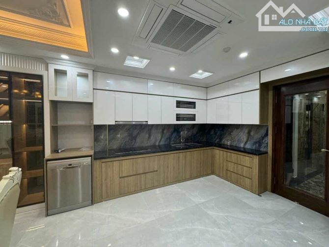 NHÀ PHỐ ĐẶNG THÙY TRÂM CẦU GIẤY 50M 7 TẦNG GARA THANG MÁY NHÀ ĐẸP Ở LUÔN CHÀO BÁN 26 TỶ