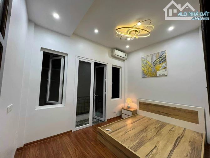 MẶT NGÕ CẦU GIẤY, 50M2 x 5T - NGÕ THẲNG, 50M RA MẶT PHỐ, Ô TÔ CÁCH 30M