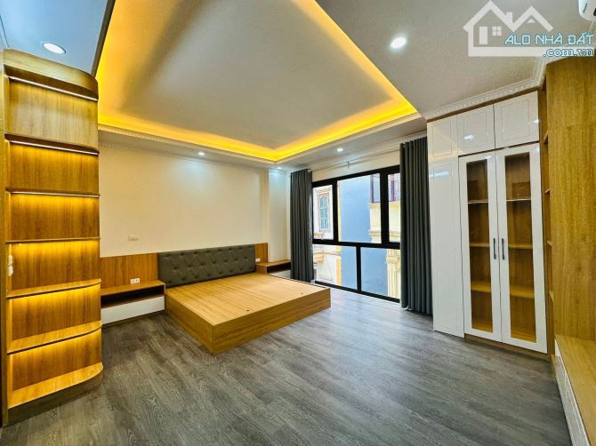 Phân lô Vĩnh Phúc, Ba Đình 40m2 x 6 tầng thang máy , lô góc 2 thoáng full nội thất