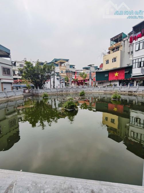 195 tr/m2, sổ 160m2 x mtiền 8m, oto vào nhà, sau ngắm Hồ mát mẻ, 88 Giáp Nhị. Giá 31.5 tỷ