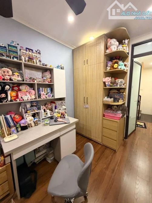 Hồ Ba Mẫu, ngõ nông rộng đẹp nhà dân xây đẹp 25m2 sổ x 3 ngủ. Giá 6.95 tỷ