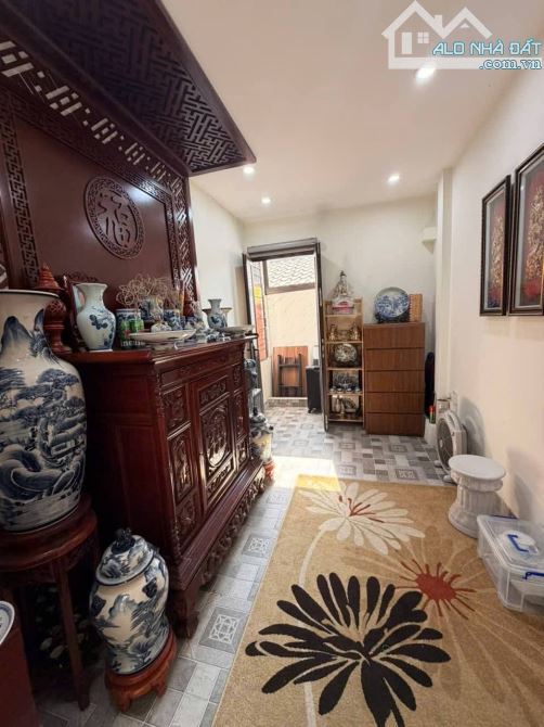 Hồ Ba Mẫu, ngõ nông rộng đẹp nhà dân xây đẹp 25m2 sổ x 3 ngủ. Giá 6.95 tỷ