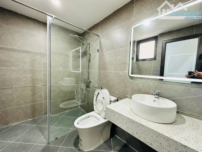 Phân lô Vĩnh Phúc, Ba Đình 40m2 x 6 tầng thang máy , lô góc 2 thoáng full nội thất