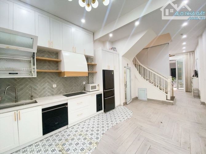 DIỆN TÍCH 78m² - NGÕ Ô TÔ THÔNG - 15M RA MẶT PHỐ HOÀNG VĂN THÁI-2 THOÁNG TRƯỚC SAU