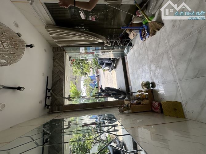 Cần bán gấp Mặt phố Minh khai-Hai Bà Trưng-23m2/5 tầng-Giá 12 tỷ