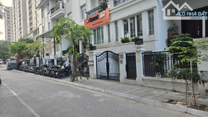 LK Nguyễn Tuân,HN.100m2x5 tầng, hầm, mặt tiền 7.2m, 2 thoáng, 2 vỉa hè,view sảnh chung cư.