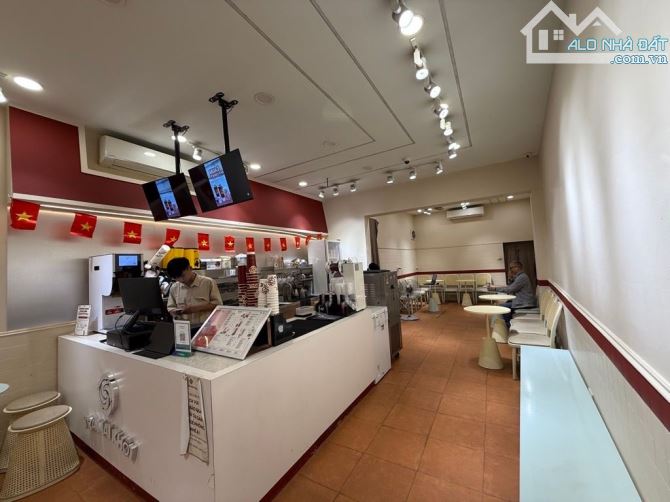 Chính chủ cần bán gấp 82m2-Mặt tiền 4.5mx18m-Giá 18 tỷ-Mặt phố Bạch Mai-Hai Bà Trưng