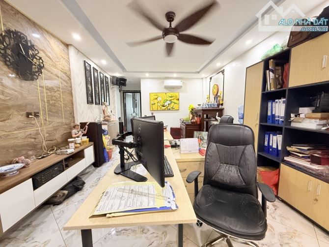 MP QUẬN HAI BÀ TRƯNG DT 100M VỈA HÈ KINH DOANH ĐA DẠNG