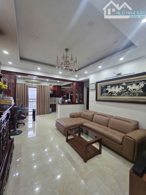 Bán Chung Cư Vĩnh Hoàng, Tam Trinh, 55m2 gồm 2 ngủ, 1 khách, bếp, Giá: 4,5 tỷ