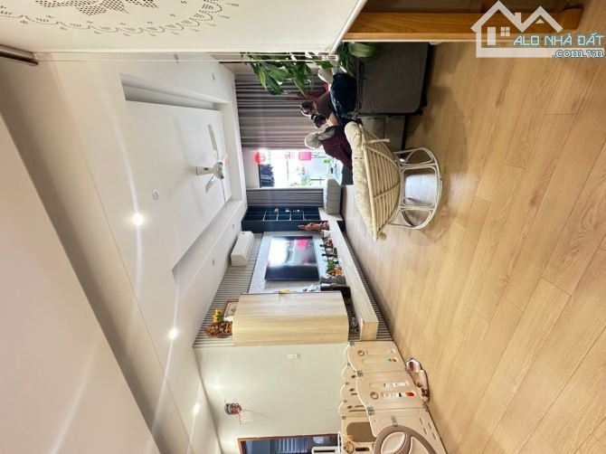 (MỚI) BÁN CH HỌC VIỆN QUỐC PHÒNG DT 136M 3PN CĂN GÓC HƯỚNG NAM SĐCC FULL NT 11 TỶ