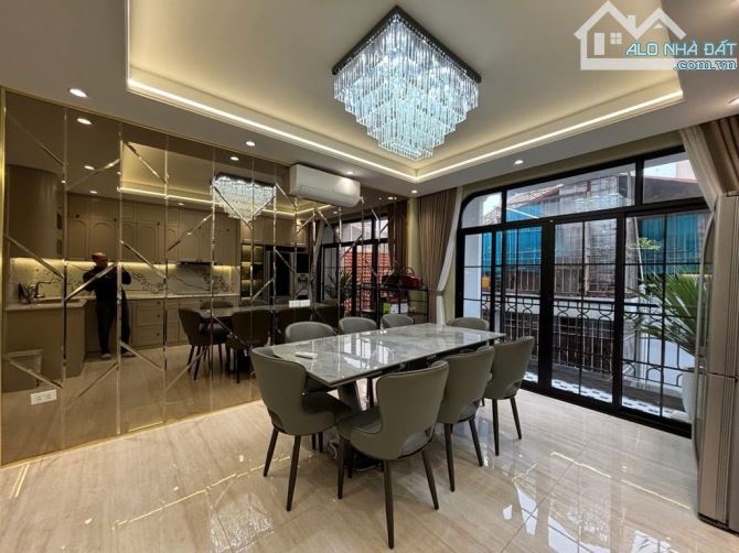 BÁN NHÀ NGUYỄN CÔNG HOAN – 7 TẦNG THANG MÁY – Ô TÔ -FULL NỘI THẤT ĐẲNG CẤP - 2 MẶT THOÁ