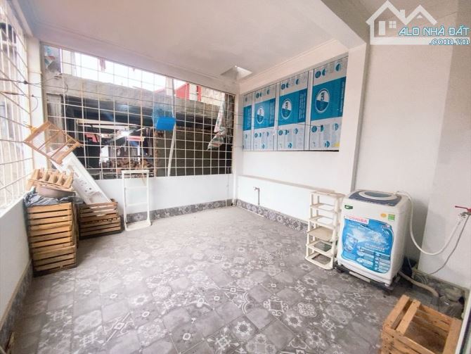 DIỆN TÍCH 78m² - NGÕ Ô TÔ THÔNG - 15M RA MẶT PHỐ HOÀNG VĂN THÁI-2 THOÁNG TRƯỚC SAU