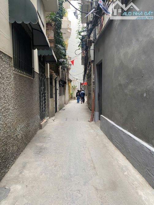 Hào Nam - 18 phòng khép kín - Dòng tiền 1,4 tỷ/năm - Mặt ngõ thông - Ba gác phi