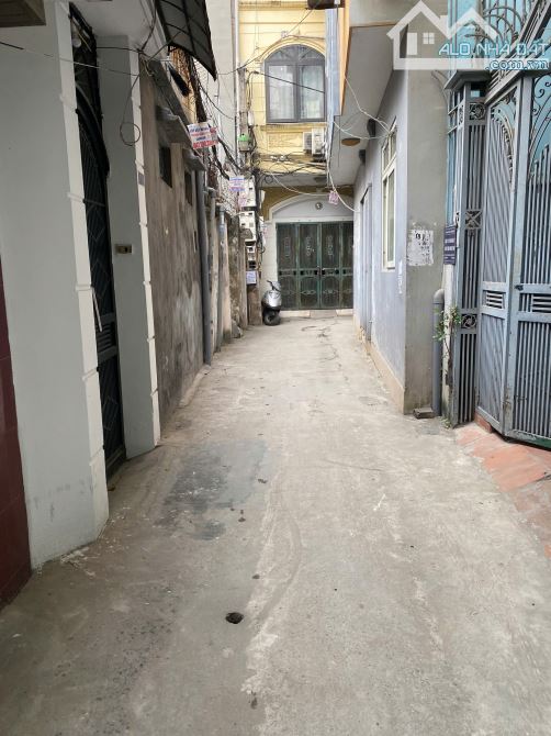 Láng - 7 phòng khép kín - Dòng tiền 40tr/th - Mặt ngõ thông - Trước nhà rộng 2m