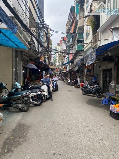 Chợ Khâm Thiên - 14 phòng khép kín - Dòng tiền 70tr/tháng - Nhà dân xây kiên cố