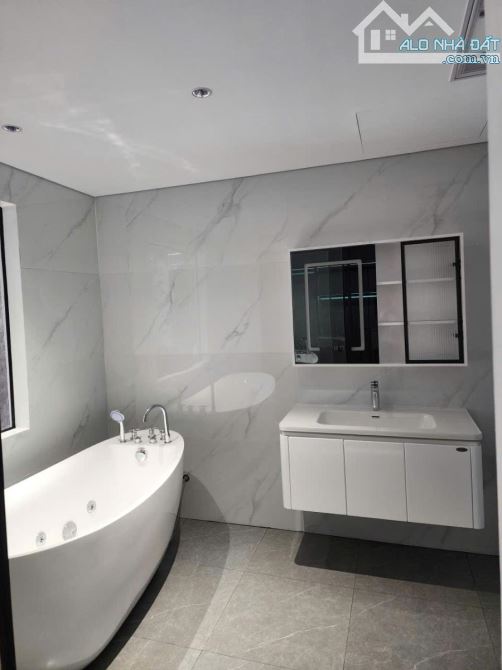 BÁN NHÀ PHÚ XÁ – TÂY HỒ- LÔ GÓC – Ô TÔ VÀO NHÀ – THANG MÁY, KD - 50M2 × 7 TẦNG -HƠN 13 TỶ