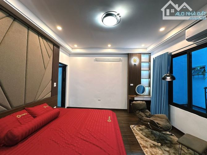 Trung Phụng nhà đẹp 6 tầng thang máy 50m ra Phố, sổ 39m2, nội thất comple. Giá 9.65 tỷ