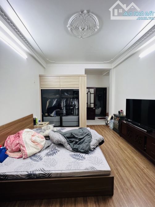 BÁN NHÀ HIẾM – GẦN VƯỜN BÁCH THẢO – CHU VĂN AN CÁC CẤP 62m • 5 TẦNG • 30M RA Ô TÔ TRÁNH