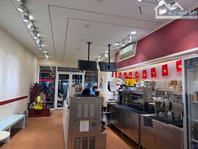 Chính chủ cần bán gấp 82m2-Mặt tiền 4.5mx18m-Giá 18 tỷ-Mặt phố Bạch Mai-Hai Bà Trưng