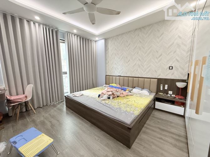 MP QUẬN HAI BÀ TRƯNG DT 100M VỈA HÈ KINH DOANH ĐA DẠNG