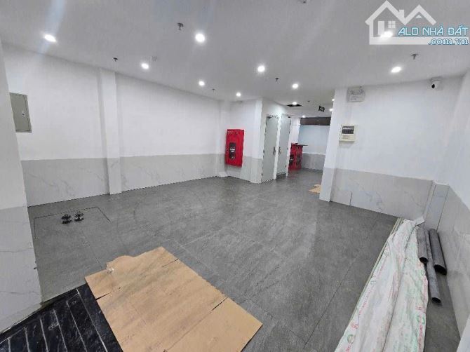 Hào Nam - 18 phòng khép kín - Dòng tiền 1,4 tỷ/năm - Mặt ngõ thông - Ba gác phi