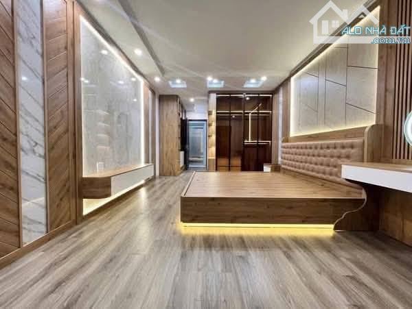 60 m2*5 tầng*12.75 tỷ, ngay Tam Trinh, Yên Duyên, Hoàng Mai, thang máy.