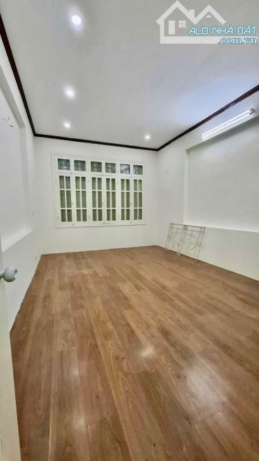 Vĩnh Phúc – Ba Đình – Oto Tránh – 125 M – 5 T – MT 4.5 M – Giá 30.3 Tỷ. VIP BA ĐÌNH.