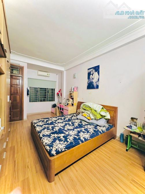 Lê Thanh Nghị, 30m ra oto, nhà dân xây cho thuê tốt, 35m2 x mtiền 3.7m. Giá 9.8 tỷ