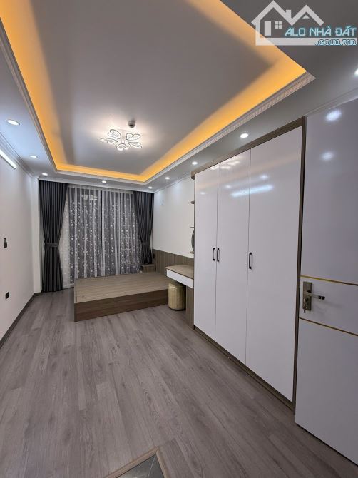 BÁN NHÀ CẦU GIẤY CHDV CHO THUÊ DT55m2* 7T THANG MÁY MỚI. 14.5TỶ