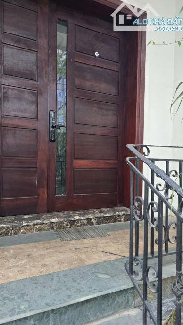 LK Nguyễn Tuân,HN.100m2x5 tầng, hầm, mặt tiền 7.2m, 2 thoáng, 2 vỉa hè,view sảnh chung cư.