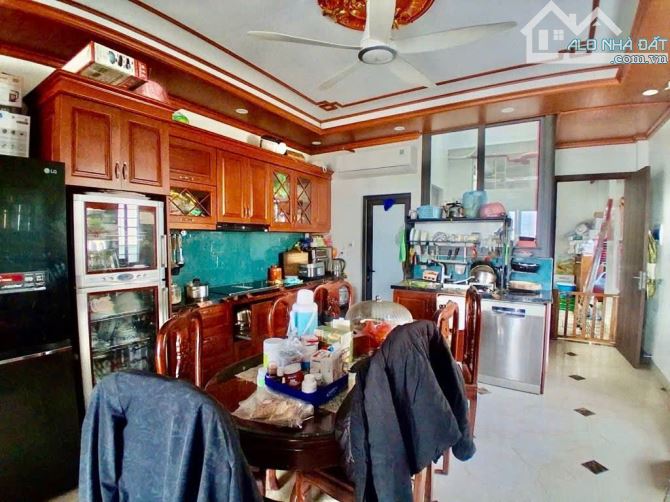 Chợ Khâm Thiên - 14 phòng khép kín - Dòng tiền 70tr/tháng - Nhà dân xây kiên cố