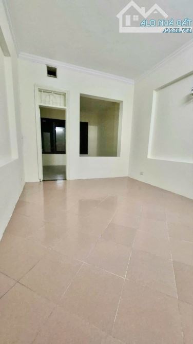 Vĩnh Phúc – Ba Đình – Oto Tránh – 125 M – 5 T – MT 4.5 M – Giá 30.3 Tỷ. VIP BA ĐÌNH.