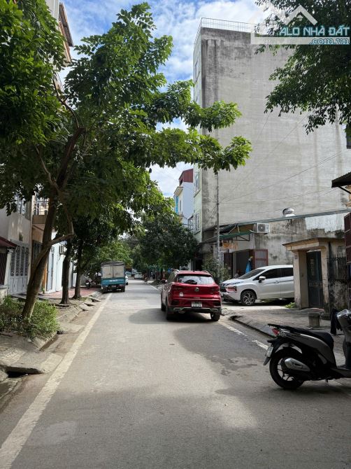 Bán đất khu tái định cư X2B Yên Sở - HM - 107m2 - Mt 6m7 - Xây VP cực đẹp