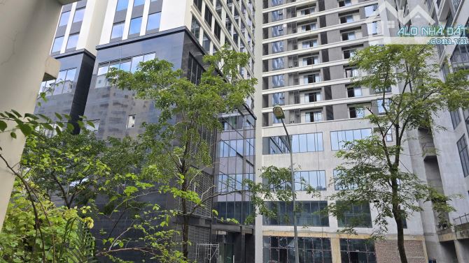 LK Nguyễn Tuân,HN.100m2x5 tầng, hầm, mặt tiền 7.2m, 2 thoáng, 2 vỉa hè,view sảnh chung cư.