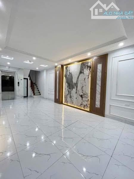 60 m2*5 tầng*12.75 tỷ, ngay Tam Trinh, Yên Duyên, Hoàng Mai, thang máy.