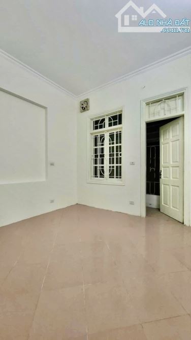 Vĩnh Phúc – Ba Đình – Oto Tránh – 125 M – 5 T – MT 4.5 M – Giá 30.3 Tỷ. VIP BA ĐÌNH.