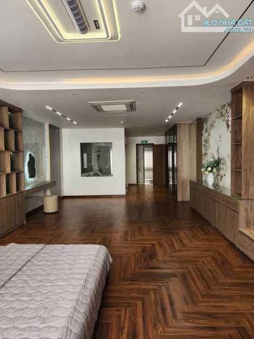 BÁN NHÀ PHÚ XÁ – TÂY HỒ- LÔ GÓC – Ô TÔ VÀO NHÀ – THANG MÁY, KD - 50M2 × 7 TẦNG -HƠN 13 TỶ