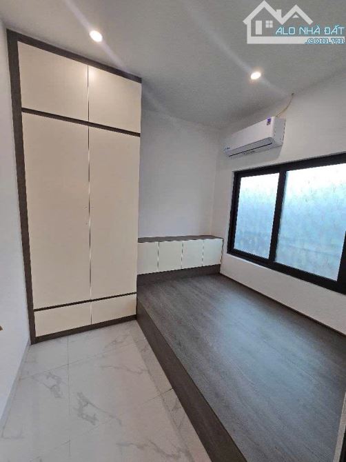 Hào Nam - 18 phòng khép kín - Dòng tiền 1,4 tỷ/năm - Mặt ngõ thông - Ba gác phi