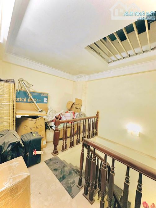 Lê Thanh Nghị, 30m ra oto, nhà dân xây cho thuê tốt, 35m2 x mtiền 3.7m. Giá 9.8 tỷ