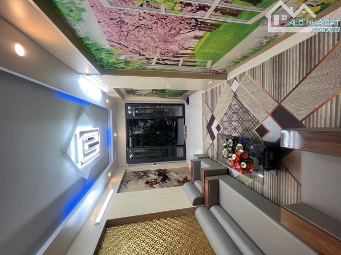 Ô TÔ ĐỖ CỬA - FULL CÔNG NĂNG - NHIỀU TIỆN ÍCH - TẦM TIỀN BAY NHANH